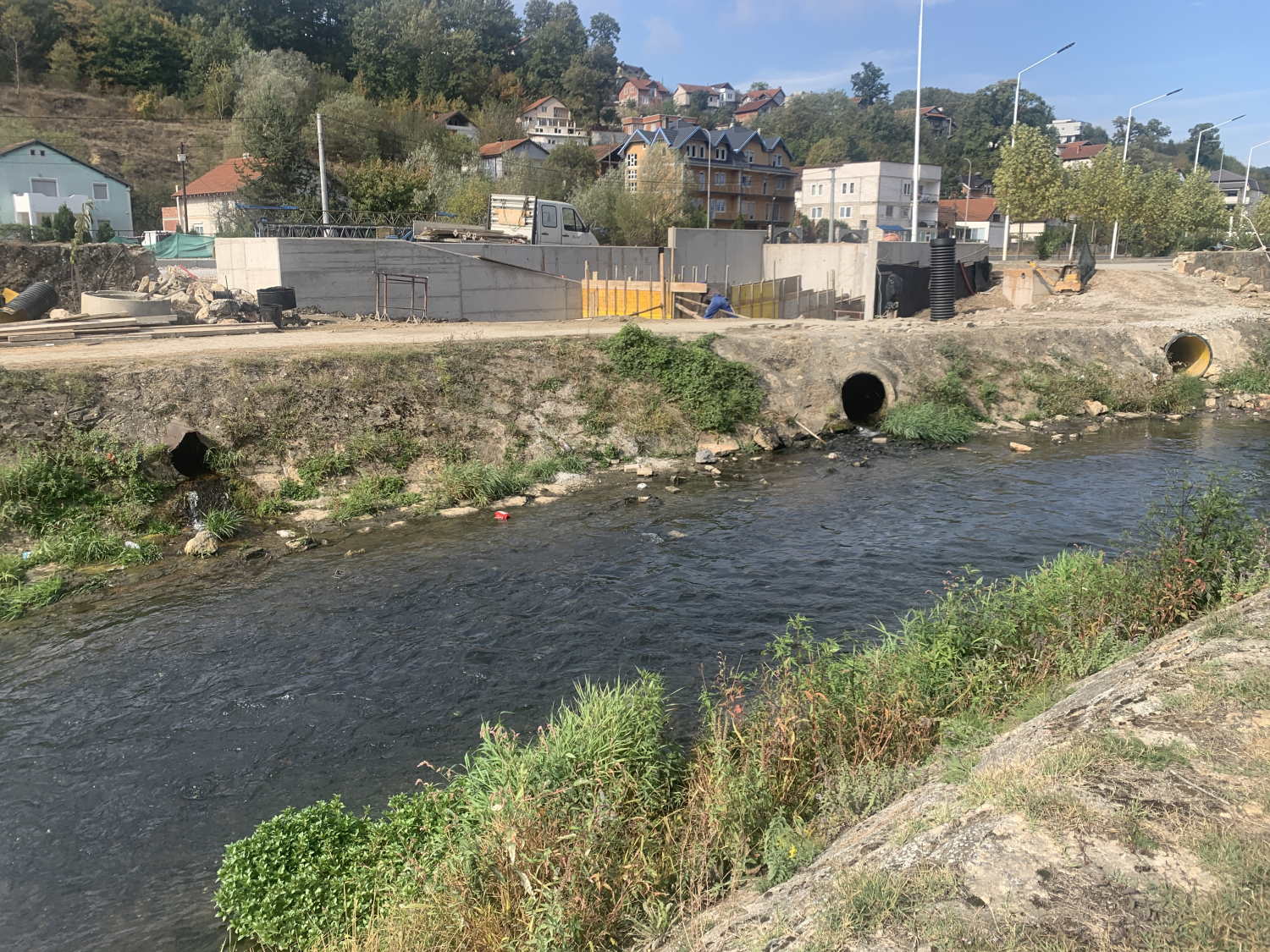 Environmental degradation in Kaçanik from sewage and cement factory dust